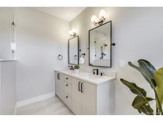 2225 S Dexter St, Denver, CO 80222