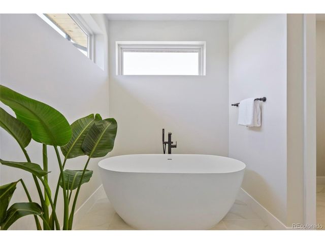 2225 S Dexter St, Denver, CO 80222