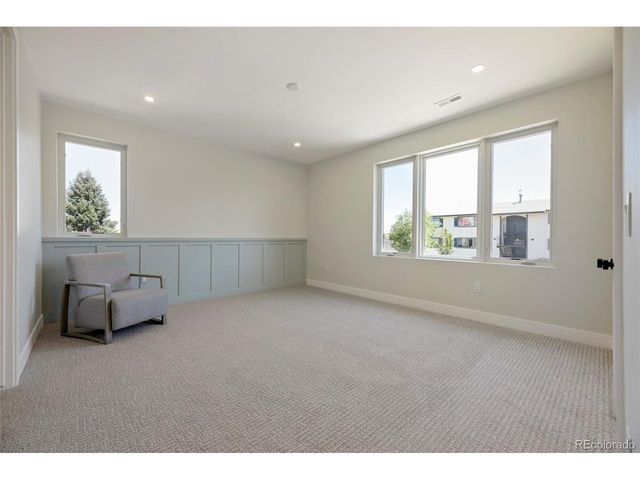 2225 S Dexter St, Denver, CO 80222