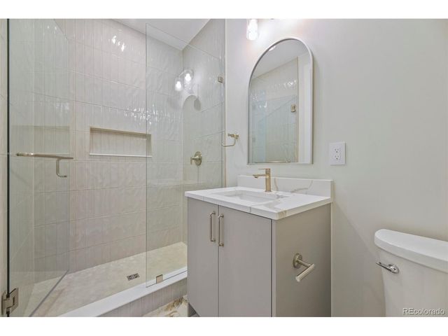2225 S Dexter St, Denver, CO 80222