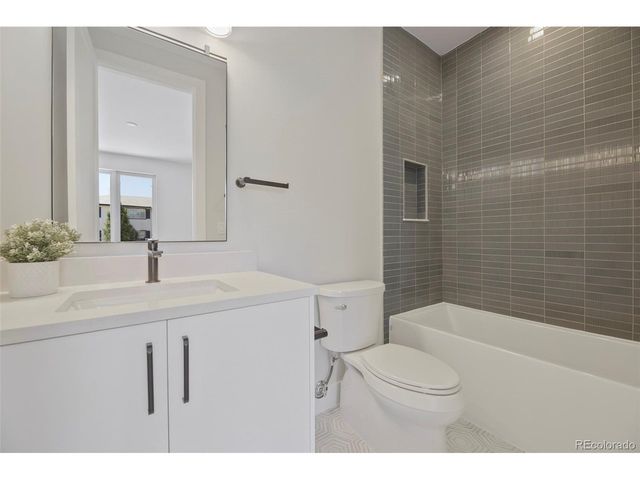 2225 S Dexter St, Denver, CO 80222