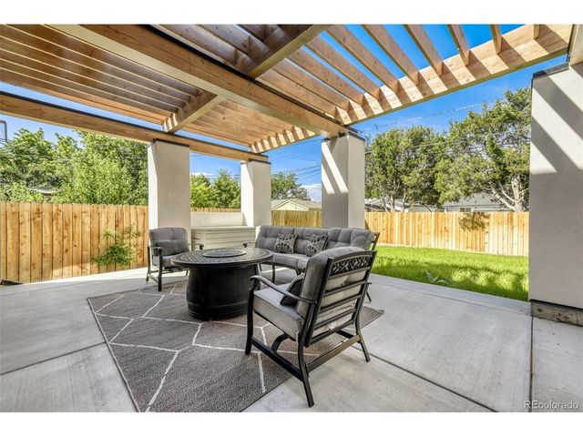 2225 S Dexter St, Denver, CO 80222