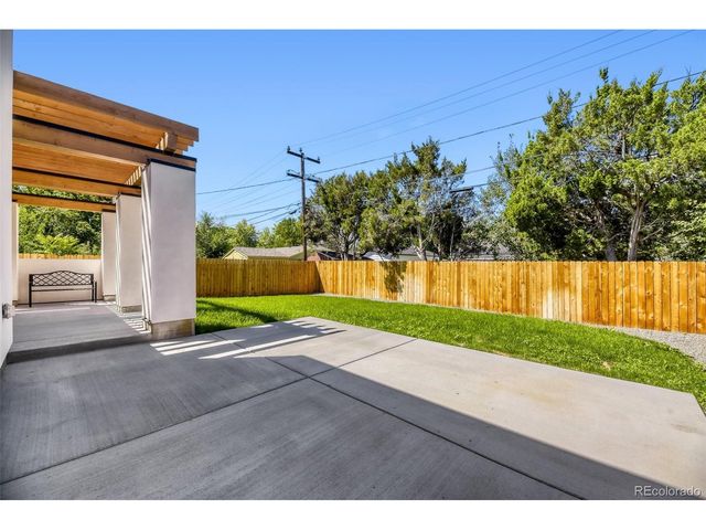 2225 S Dexter St, Denver, CO 80222