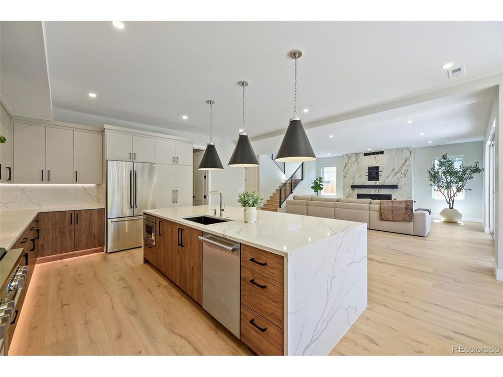 2225 S Dexter St, Denver, CO 80222