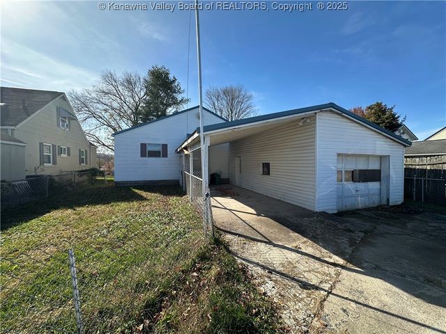 2204 Fletcher Avenue, Dunbar, WV 25064