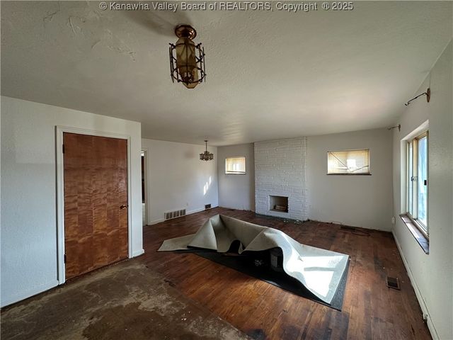 2204 Fletcher Avenue, Dunbar, WV 25064