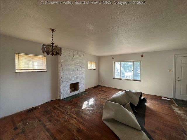 2204 Fletcher Avenue, Dunbar, WV 25064