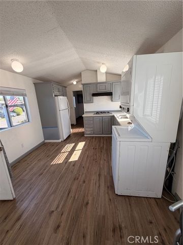 16511 Garfield D40, Paramount, CA 90723