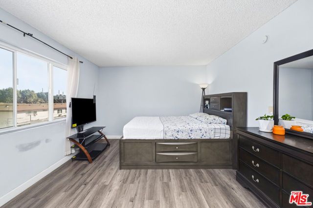 8800 Cedros Avenue 212, Panorama City (los Angeles), CA 91402