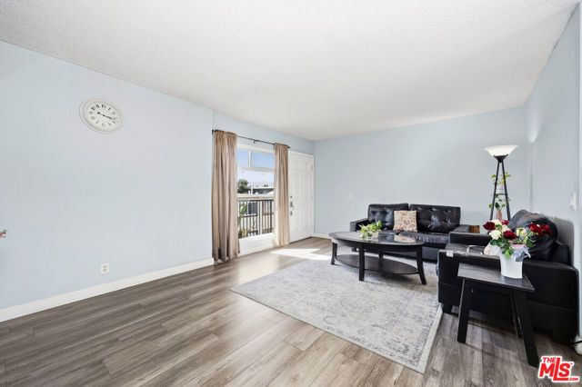 8800 Cedros Avenue 212, Panorama City (los Angeles), CA 91402