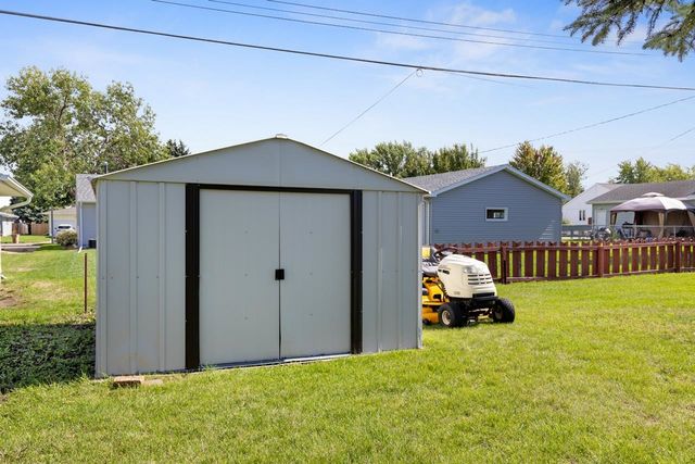 1825 5th St SW, Minot, ND 58701