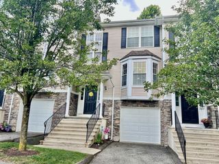 1006 Sienna Drive 1006, Danbury, CT 06810