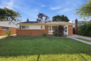 8439 Centralia Street, Dearborn Heights, MI 48127