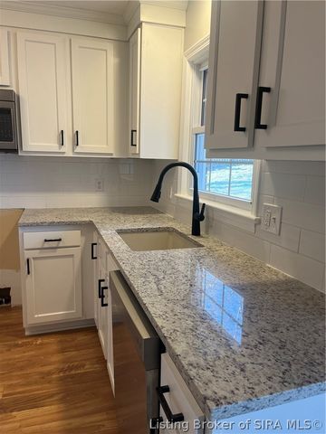 3427 Greenview Drive, New Albany, IN 47150