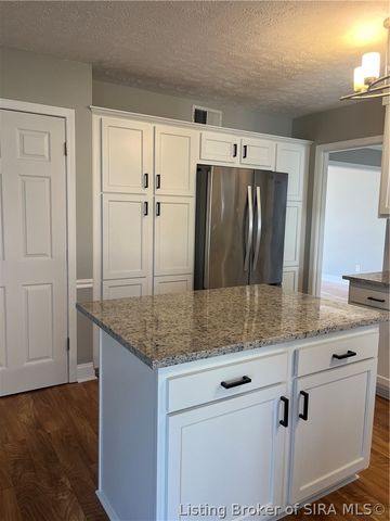 3427 Greenview Drive, New Albany, IN 47150