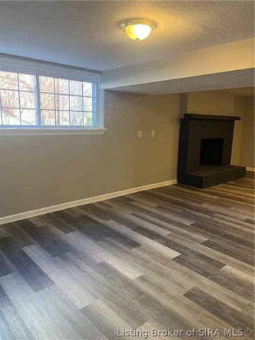 3427 Greenview Drive, New Albany, IN 47150