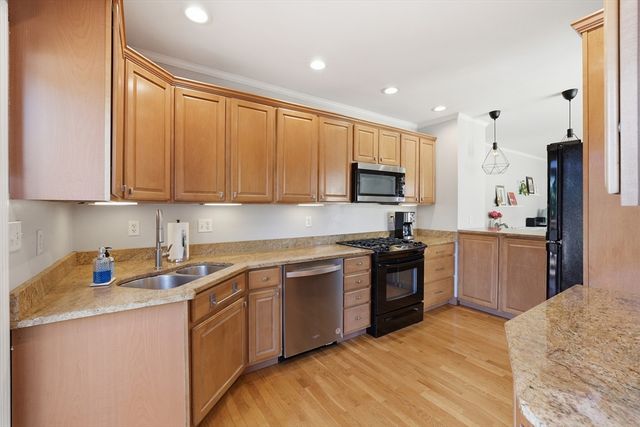 330 Sea St, Quincy, MA 02169