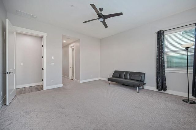 17203 Rosamond St, Lathrop, CA 95330
