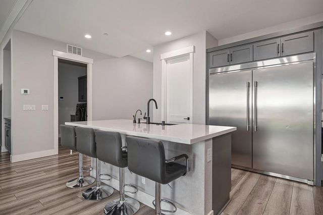 17203 Rosamond St, Lathrop, CA 95330