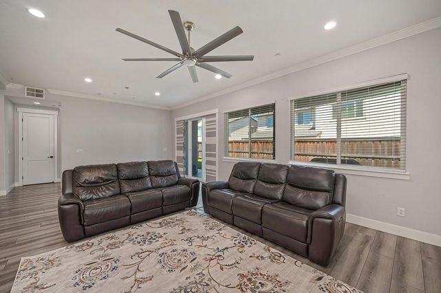 17203 Rosamond St, Lathrop, CA 95330