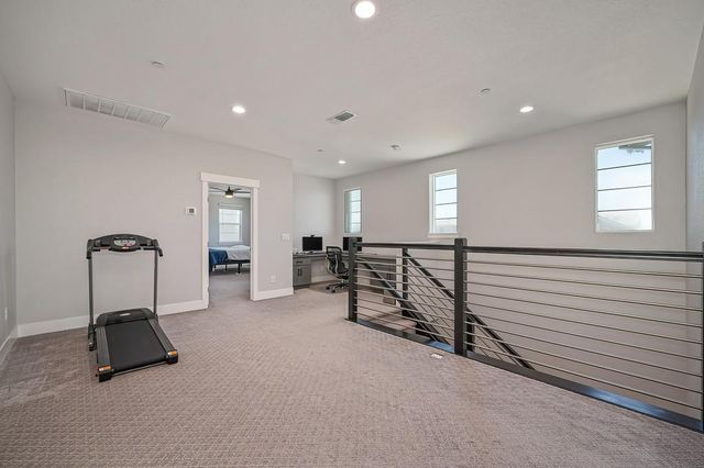 17203 Rosamond St, Lathrop, CA 95330