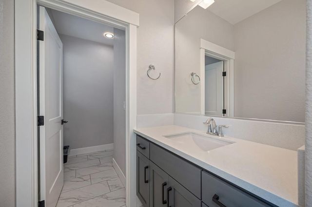 17203 Rosamond St, Lathrop, CA 95330