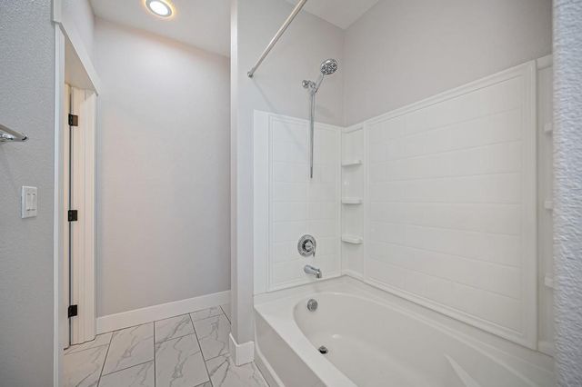 17203 Rosamond St, Lathrop, CA 95330