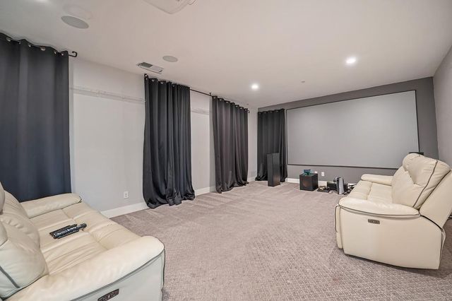 17203 Rosamond St, Lathrop, CA 95330