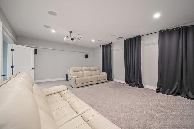 17203 Rosamond St, Lathrop, CA 95330
