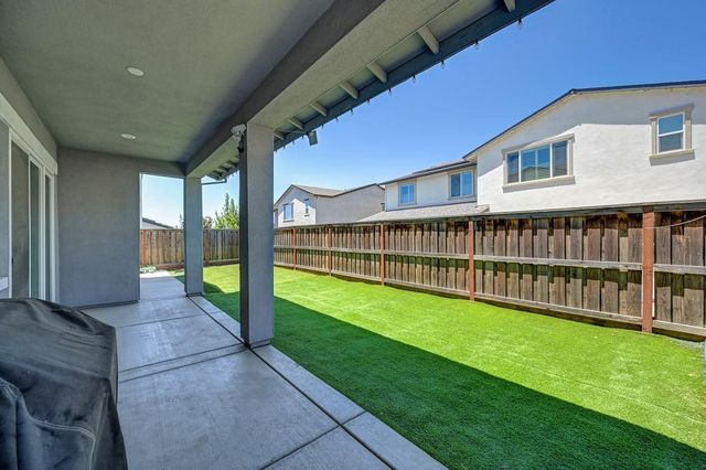 17203 Rosamond St, Lathrop, CA 95330