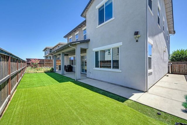 17203 Rosamond St, Lathrop, CA 95330