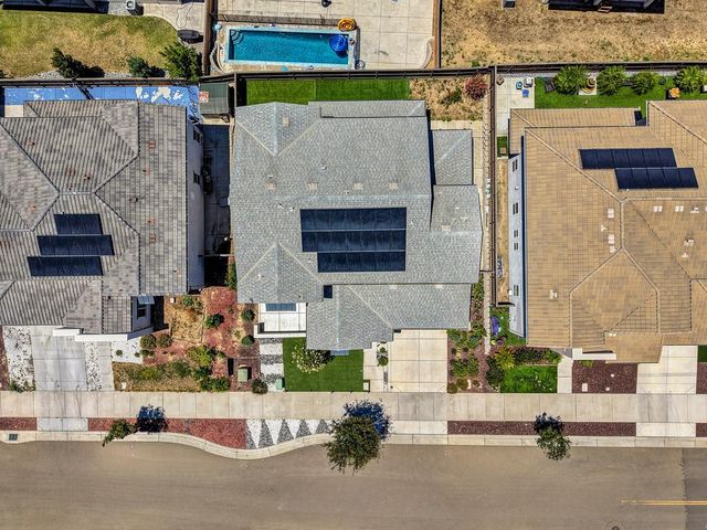 17203 Rosamond St, Lathrop, CA 95330