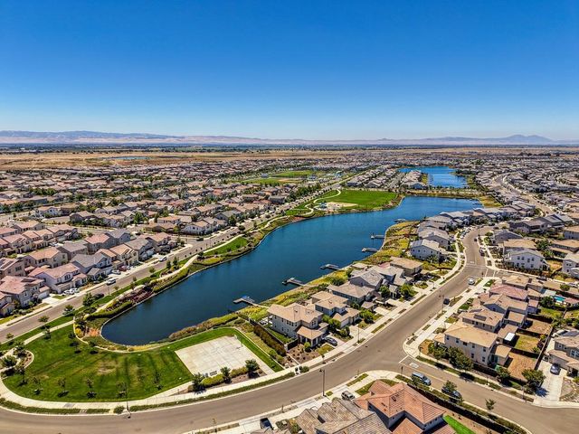 17203 Rosamond St, Lathrop, CA 95330
