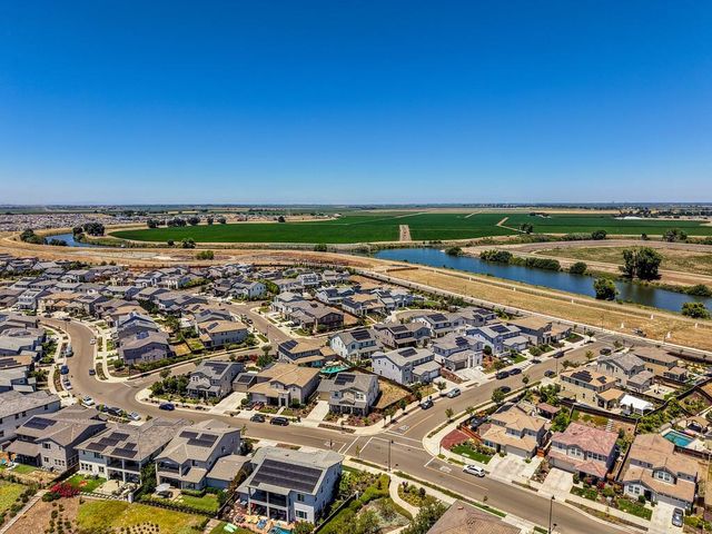 17203 Rosamond St, Lathrop, CA 95330