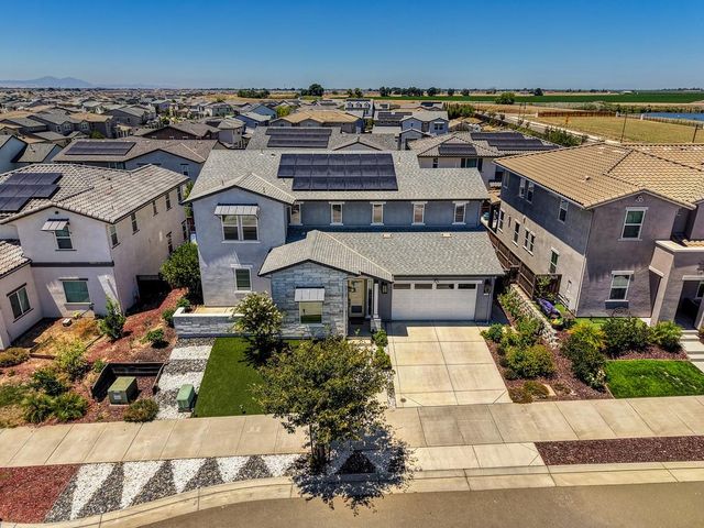 17203 Rosamond St, Lathrop, CA 95330