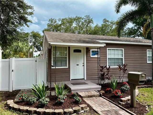 810 52ND AVENUE N, St Petersburg, FL 33703