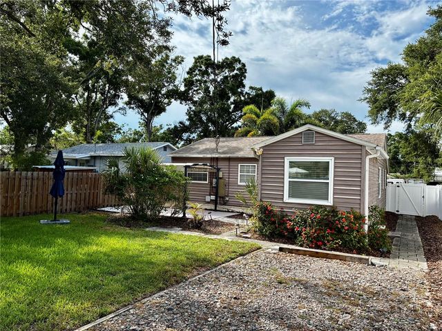 810 52ND AVENUE N, St Petersburg, FL 33703