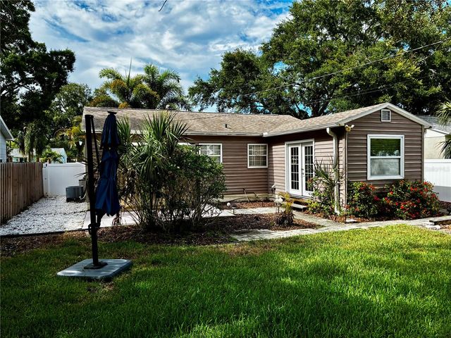 810 52ND AVENUE N, St Petersburg, FL 33703