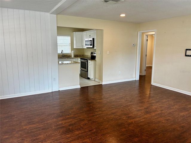810 52ND AVENUE N, St Petersburg, FL 33703