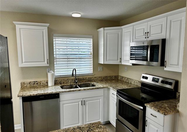 810 52ND AVENUE N, St Petersburg, FL 33703