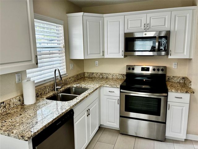 810 52ND AVENUE N, St Petersburg, FL 33703