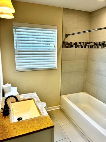 810 52ND AVENUE N, St Petersburg, FL 33703