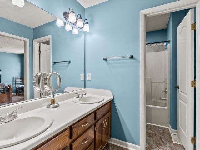 6934 Old Railroad Bed Rd, Toney, AL 35773