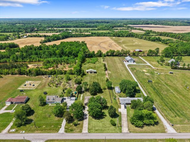 6934 Old Railroad Bed Rd, Toney, AL 35773