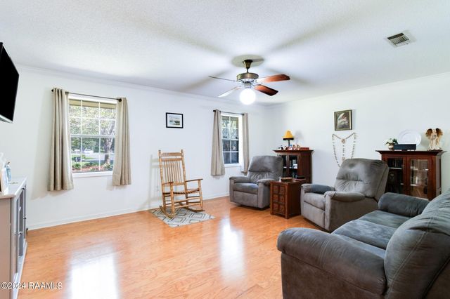 192 Tillou Andrus Drive, Opelousas, LA 70570