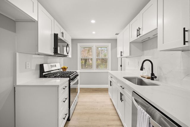 122 Sinclair Rd, Brockton, MA 02302