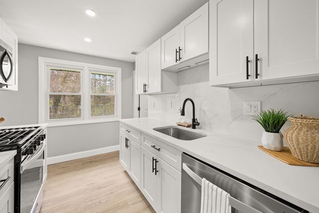 122 Sinclair Rd, Brockton, MA 02302