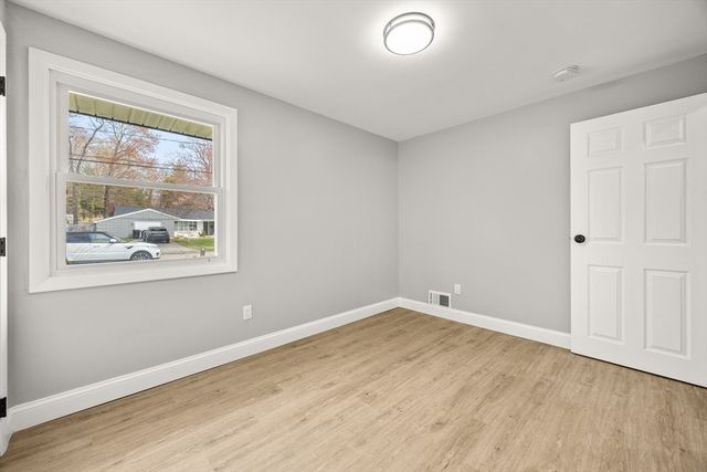 122 Sinclair Rd, Brockton, MA 02302