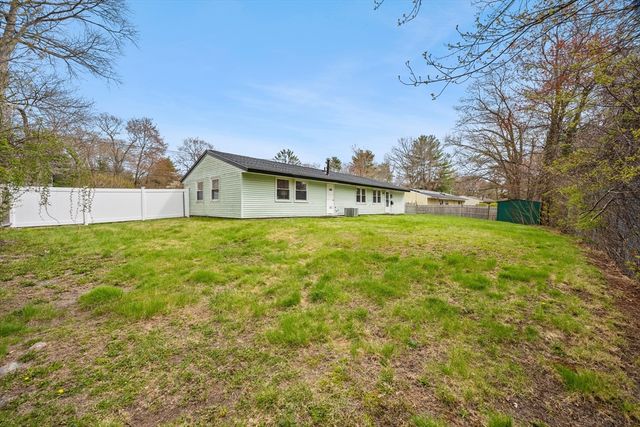 122 Sinclair Rd, Brockton, MA 02302