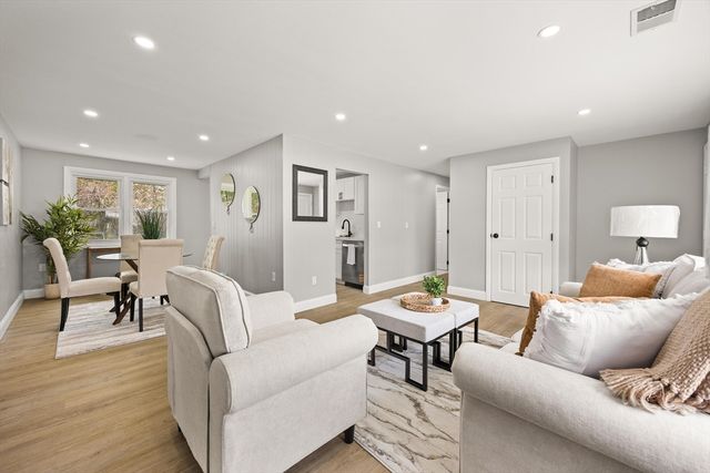 122 Sinclair Rd, Brockton, MA 02302